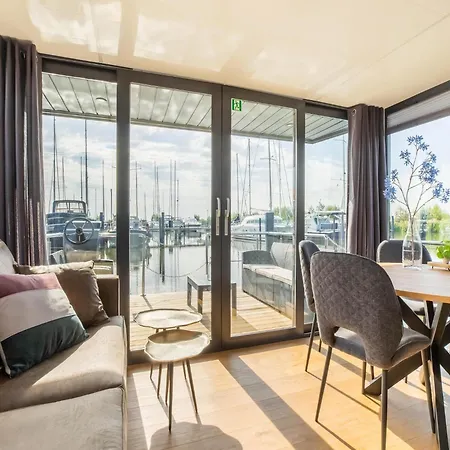 Botel Houseboat In Marina, Cleaning Included *