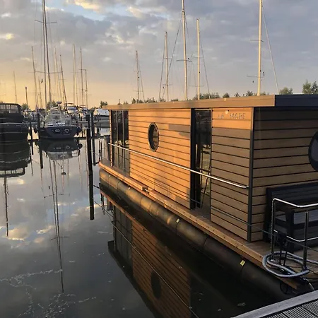Houseboat In Marina, Cleaning Included * Volendam
