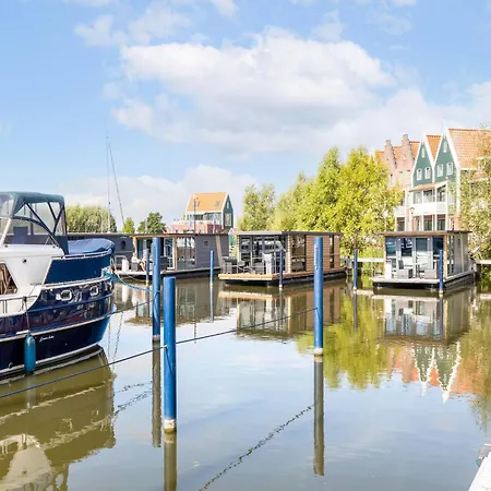 Houseboat In Marina, Cleaning Included