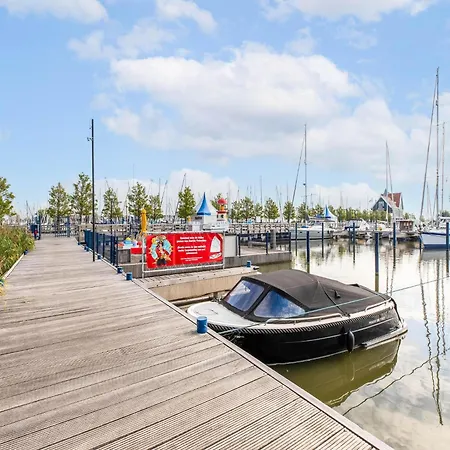 Houseboat In Marina, Cleaning Included Botel *