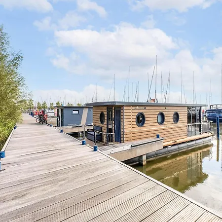 Houseboat In Marina, Cleaning Included *