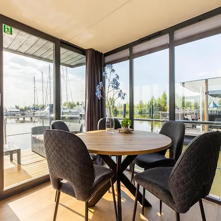 Botel Houseboat In Marina, Cleaning Included *