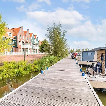 Houseboat In Marina, Cleaning Included Botel Volendam
